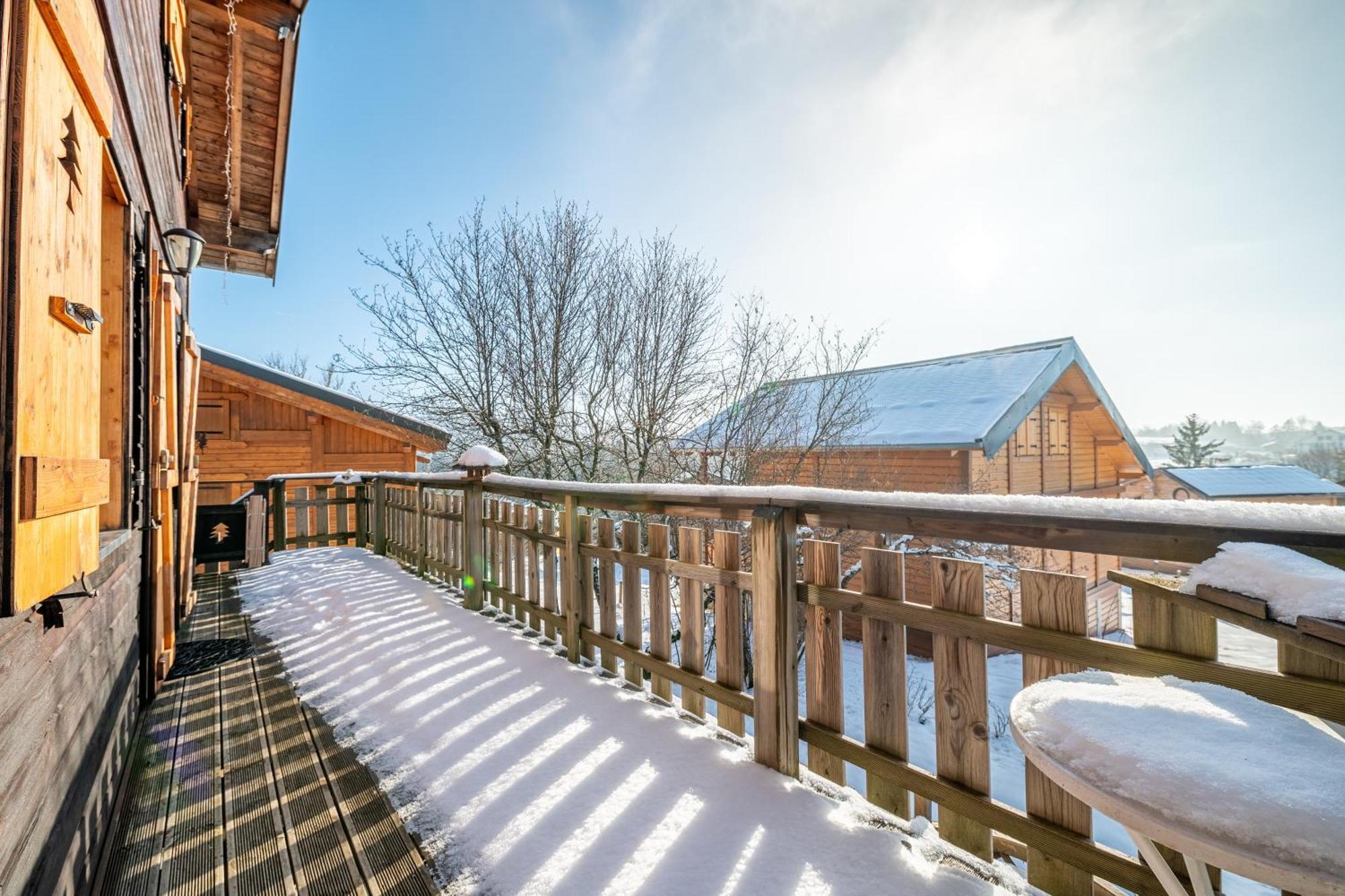 Chalet L'Embellie - Chalet Avec Piscine Partagee Saint-Laurent-en-Grandvaux Dış mekan fotoğraf